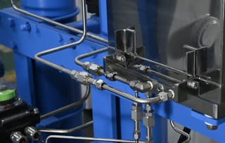 Hydraulic piping layout